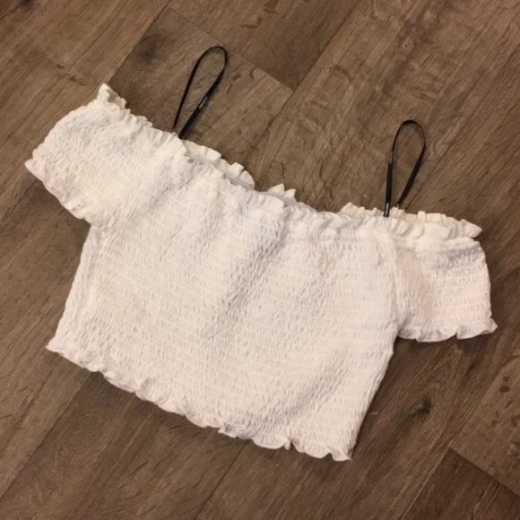 Forever 21 Tops - Forever 21 basic cinched off the shoulder top